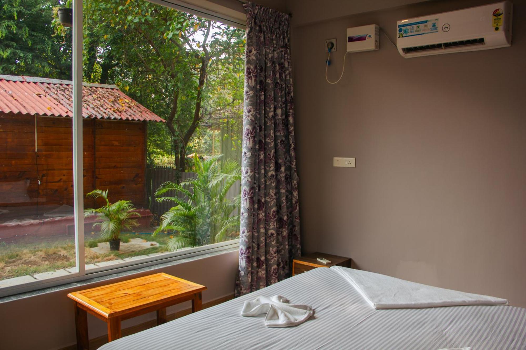 Selesta Sea By The Beach Morjim Exterior photo