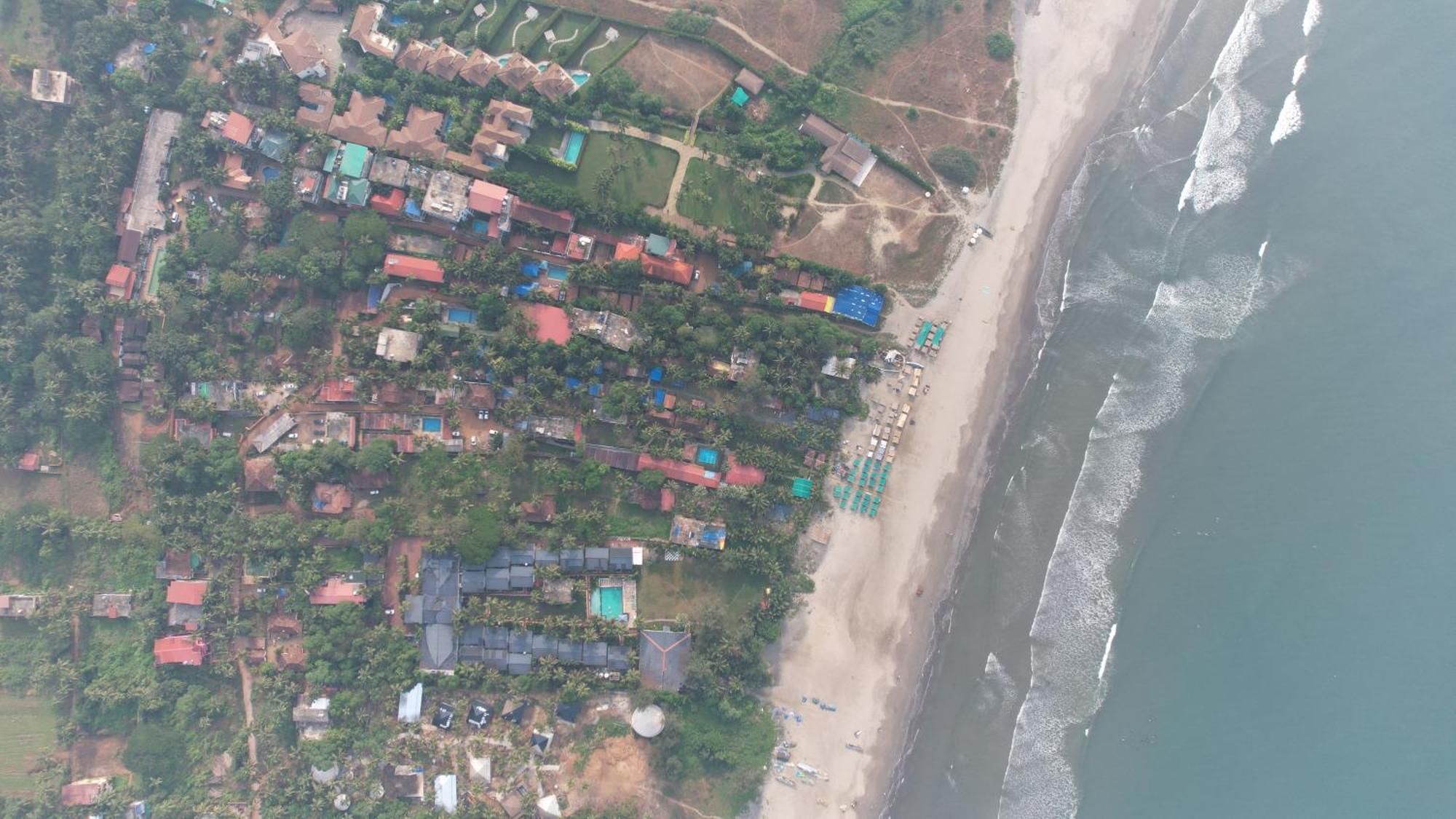 Selesta Sea By The Beach Morjim Exterior photo