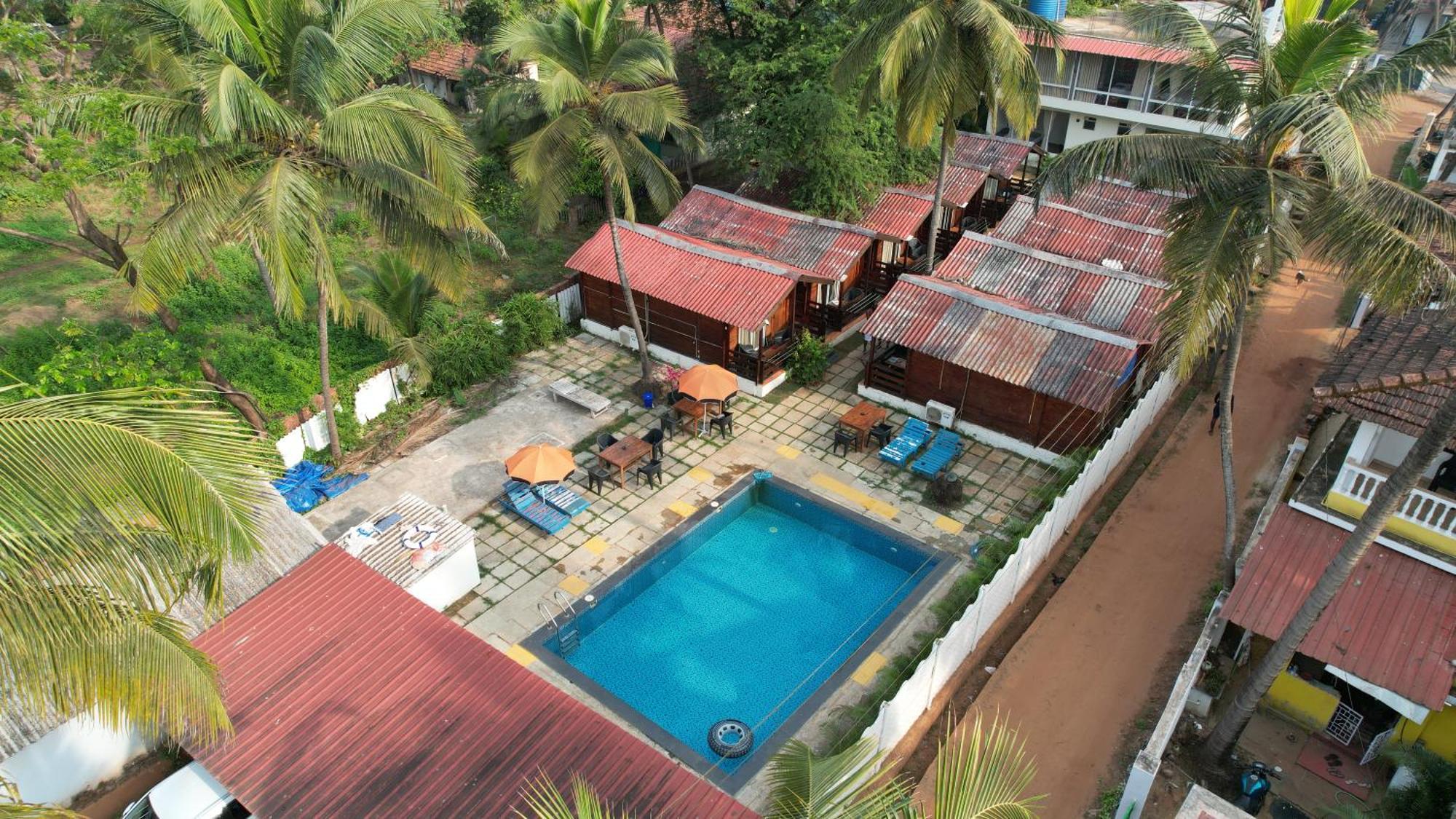 Selesta Sea By The Beach Morjim Exterior photo