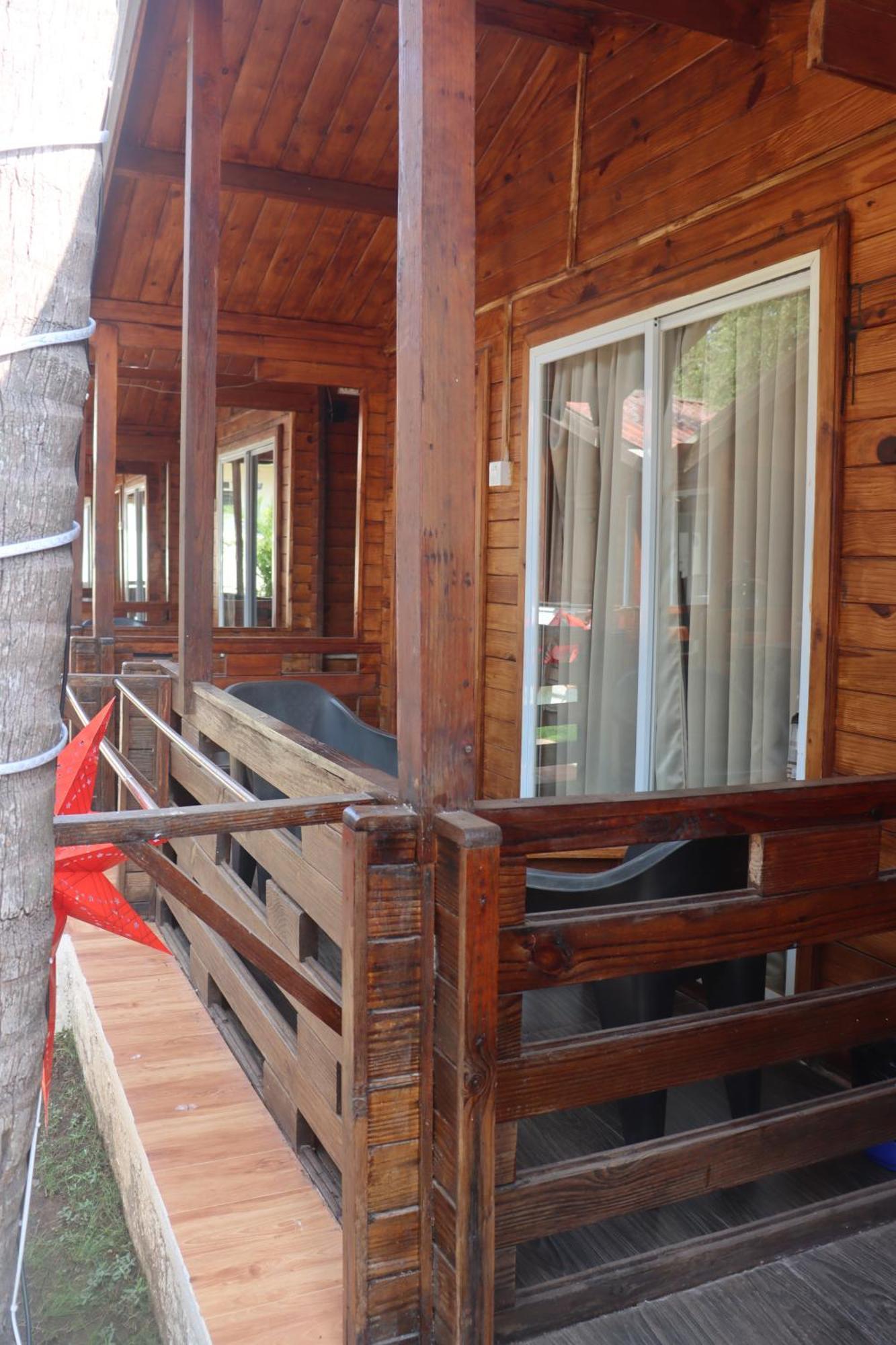 Selesta Sea By The Beach Morjim Exterior photo